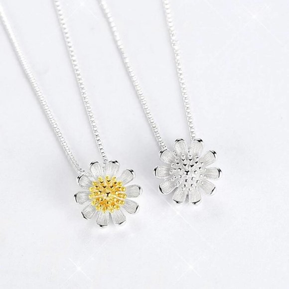 NEW 925 Sterling Silver Two Tone Daisy Necklace - Picture 2 of 8